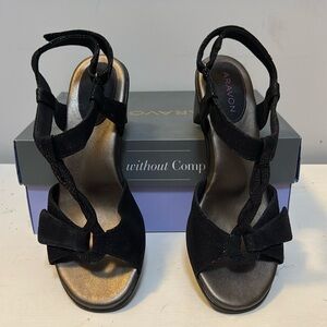 Aravon Medici Dressy T-strap Heels